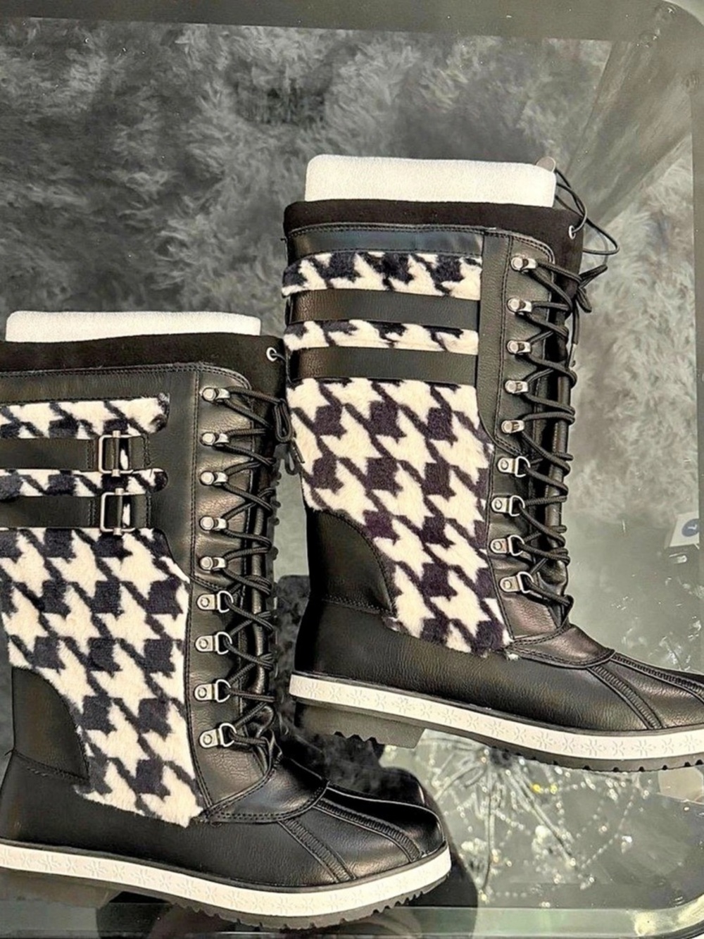 Houndstooth Winter Boots in Black & White Like New
